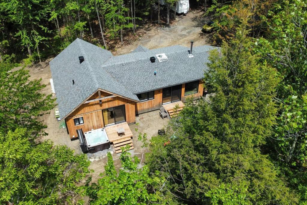 Chalet Deschamps- Spa- Chien Accepte- Nature- Estrie Mansonville Exterior foto